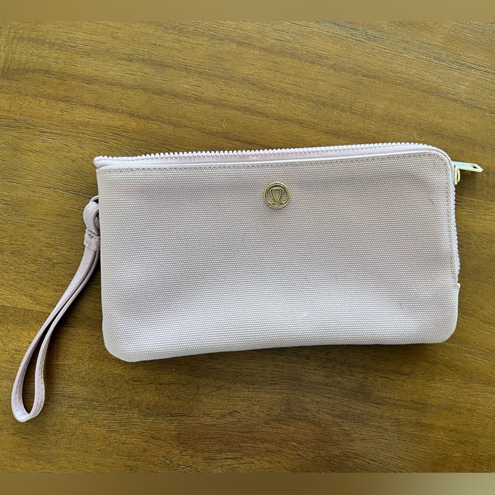 Lululemon wristlet - like new